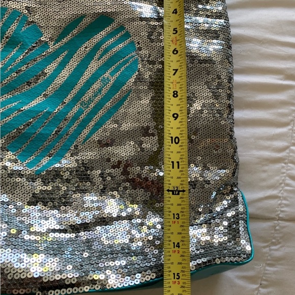 Betsey Johnson Tote - Picture 4 of 9